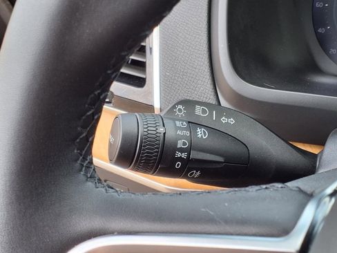 Certified 2025 Volvo XC90 B5 Plus image 19