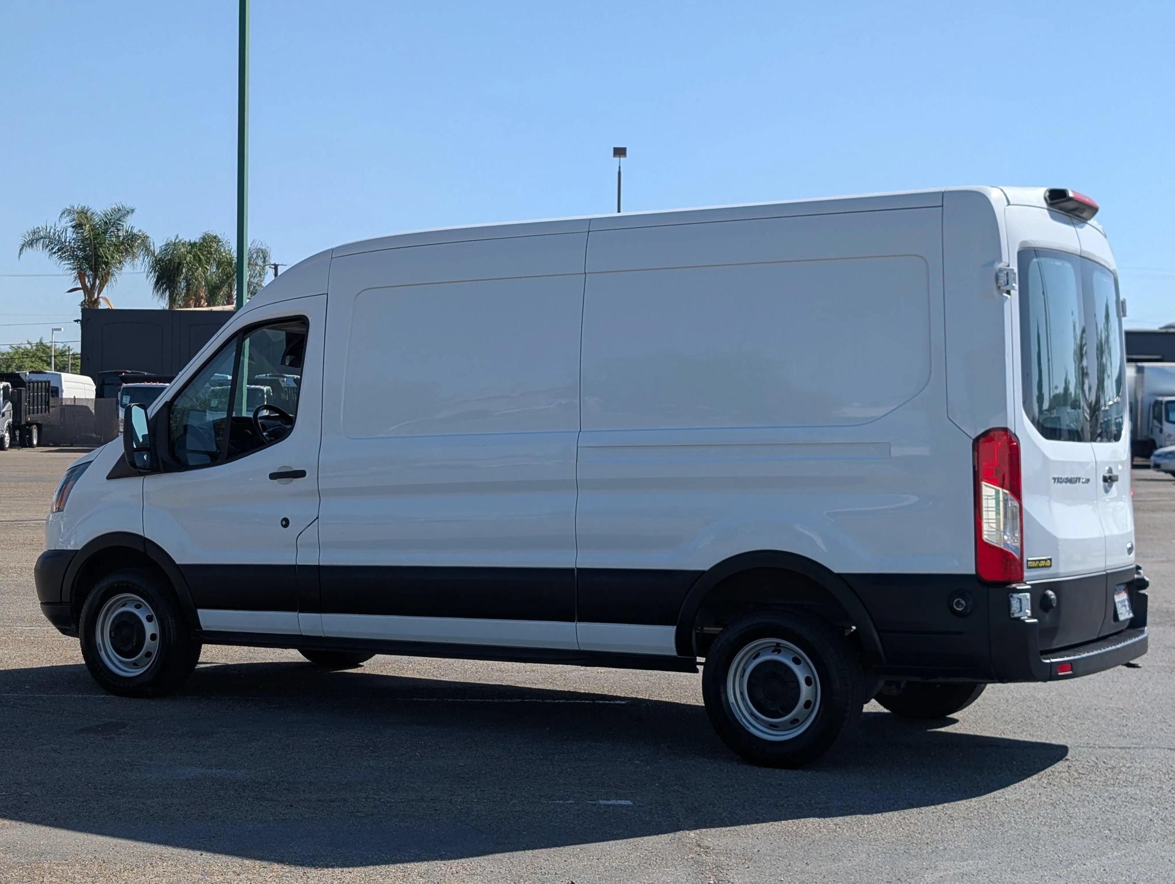 Used 2019 Ford Transit 250 148 Medium Roof RWD image 5