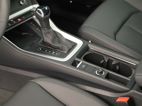 New 2025 Audi Q3 2.0T Premium image 17