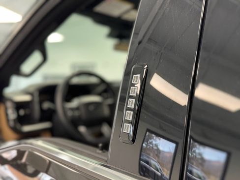 Used 2024 Ford F350 Lariat w/ Chrome Package image 50