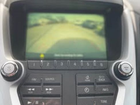 Used 2017 Chevrolet Equinox LT FWD image 17