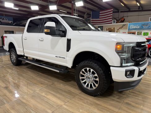 Used 2022 Ford F250 Lariat w/ Lariat Ultimate Package AWD/4WD image 3