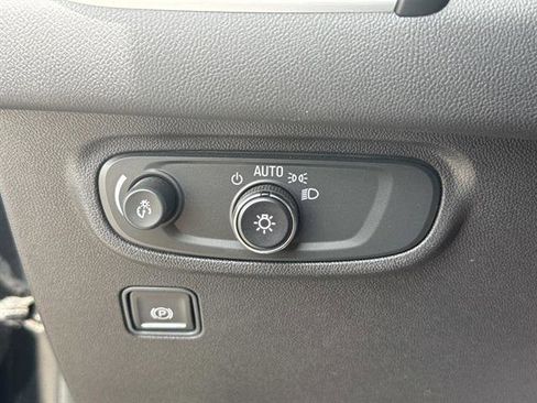 Used 2023 GMC Terrain SLE w/ Driver Convenience Package FWD image 25