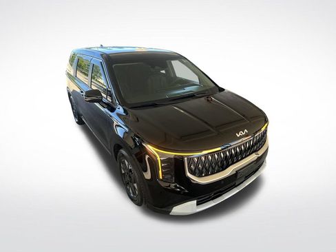 Certified 2025 Kia Carnival LXS FWD image 35
