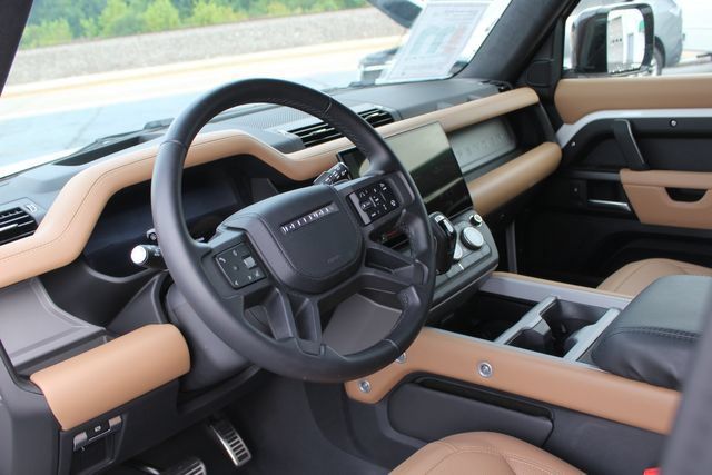 Used 2026 Land Rover Defender 130 V8 AWD/4WD image 23