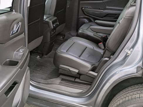 Used 2020 GMC Acadia SLT w/ LPO, Floor Liner Package AWD/4WD image 15