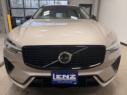 Used 2024 Volvo XC60 T8 Ultimate image 3