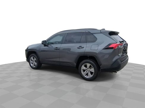 Used 2022 Toyota RAV4 XLE w/ Convenience Package image 6