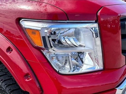 Used 2021 Nissan Titan SV w/ SV Convenience Package AWD/4WD image 32