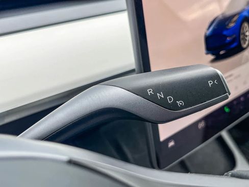 Used 2023 Tesla Model 3 Standard Range image 18