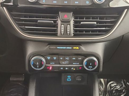 Used 2022 Ford Escape SEL image 16