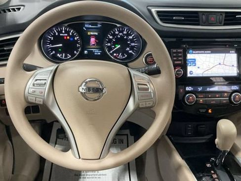 Used 2015 Nissan Rogue SV w/ SV Premium Package FWD image 27