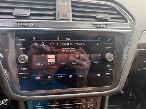 Certified 2022 Volkswagen Tiguan SE FWD image 23