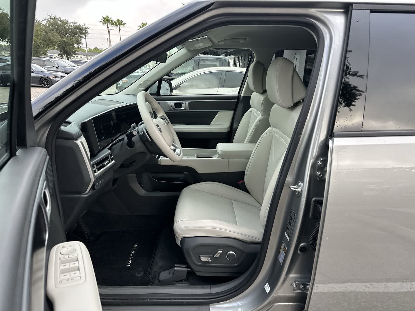 Used 2024 Hyundai Santa Fe SEL AWD/4WD image 2
