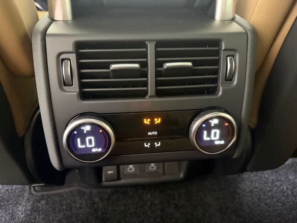 New 2026 Land Rover Discovery Limited Edition AWD/4WD image 18