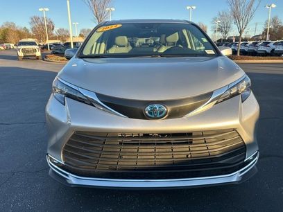 Used 2024 Toyota Sienna XLE