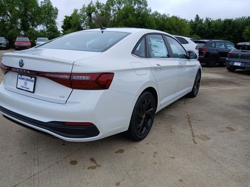 New 2026 Volkswagen Jetta SE FWD image 13