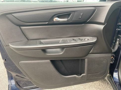 Used 2016 GMC Acadia SLE FWD image 13