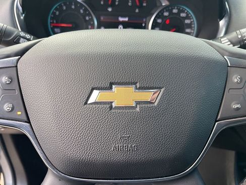 Used 2023 Chevrolet Traverse LT image 33