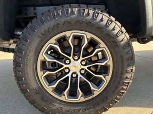 Used 2022 Chevrolet Colorado ZR2 image 19