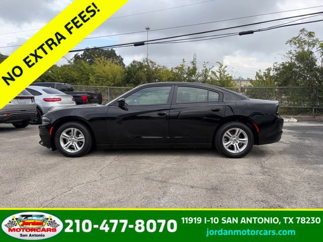 Used 2023 Dodge Charger SXT RWD image 4