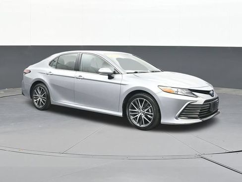 Used 2024 Toyota Camry XLE FWD image 21