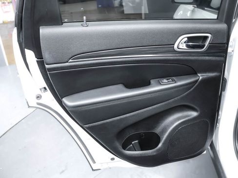 Used 2022 Jeep Grand Cherokee Limited image 22