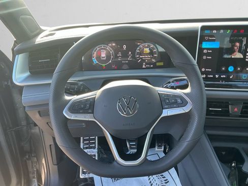 New 2026 Volkswagen Tiguan SE R-Line AWD/4WD image 12