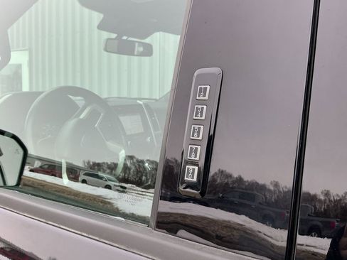 Used 2019 Ford F150 Lariat w/ Equipment Group 502A Luxury image 7