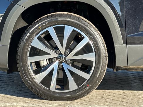 Used 2022 Volkswagen Taos SE w/ IQ.Drive SE Package image 25