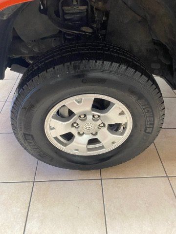 Used 2018 Toyota Tacoma TRD Sport AWD/4WD image 26