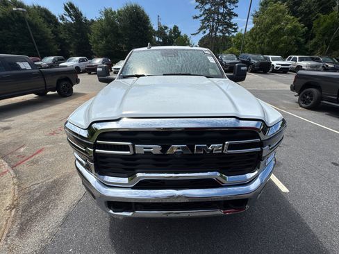 Used 2025 RAM 2500 Big Horn AWD/4WD image 2