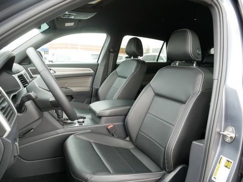 Certified 2023 Volkswagen Atlas Cross Sport SE image 15