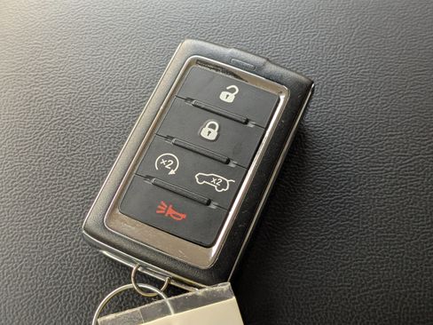 Used 2023 Jeep Grand Cherokee Limited image 28