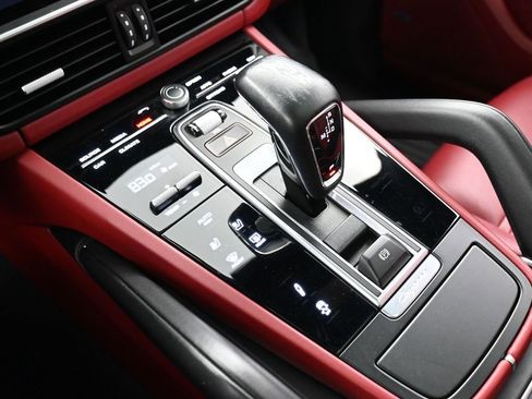 Certified 2022 Porsche Cayenne Turbo image 22