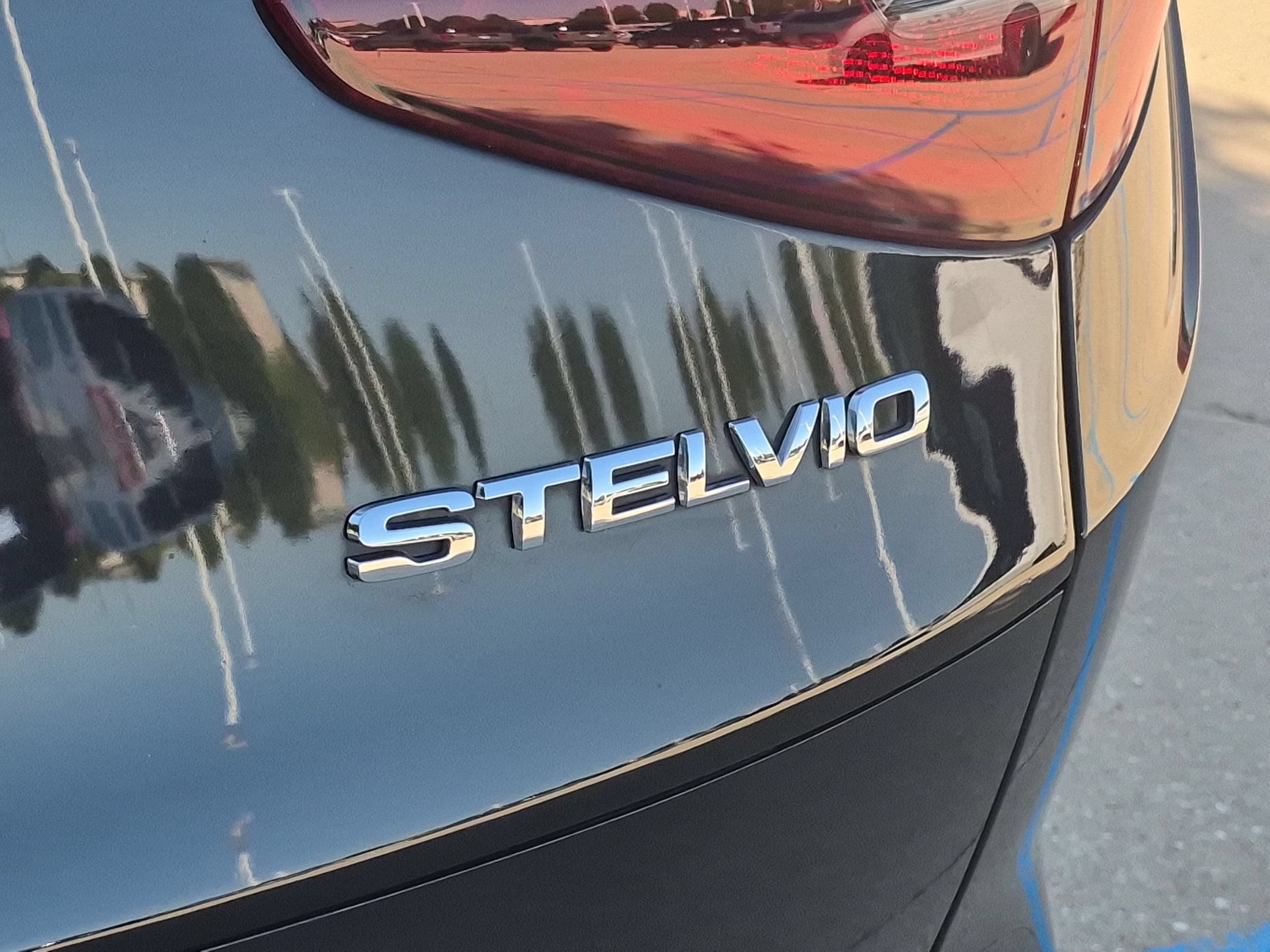 Used 2021 Alfa Romeo Stelvio Ti w/ Active Assist 2 Package TI AWD/4WD image 30