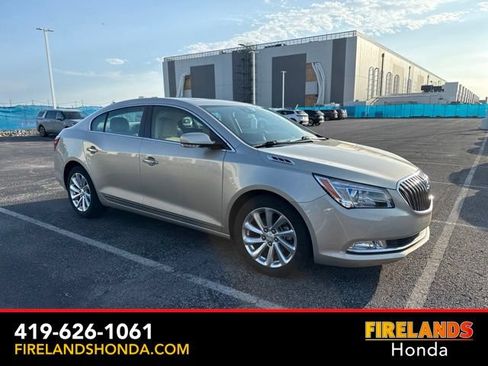 Used 2016 Buick LaCrosse Leather w/ Experience Buick Package FWD image 2