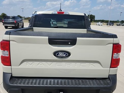 Used 2025 Ford Maverick XLT w/ Equipment Group 302A AWD/4WD image 3