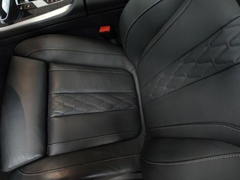 Used 2024 BMW X5 xDrive40i image 11