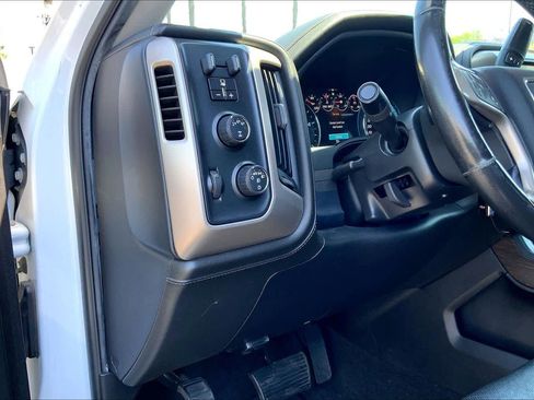 Used 2018 GMC Sierra 2500 Denali w/ Duramax Plus Package AWD/4WD image 32