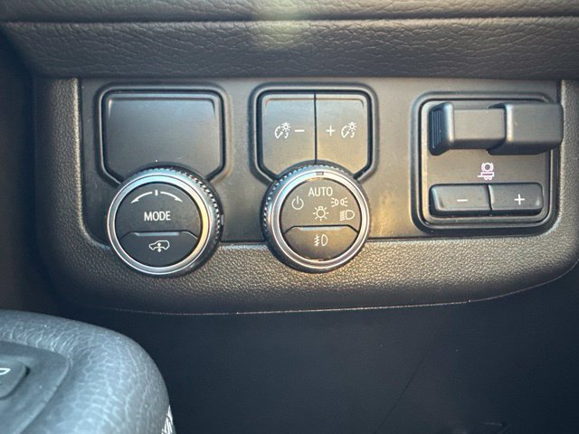 Used 2022 GMC Yukon XL Denali w/ Denali Premium Package RWD image 12
