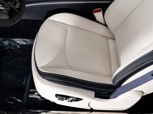 Used 2025 Rolls-Royce Spectre w/ Spectre Launch Package image 21