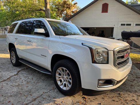 Used 2017 GMC Yukon SLT image 3