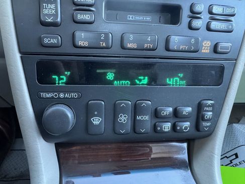 Used 2001 Cadillac Eldorado Touring image 14