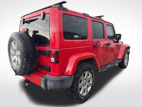 Used 2016 Jeep Wrangler Unlimited Sahara w/ Connectivity Group AWD/4WD image 17