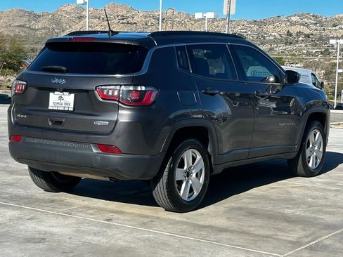 Used 2022 Jeep Compass Latitude image 8