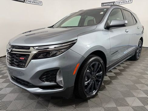 Used 2024 Chevrolet Equinox RS FWD image 2