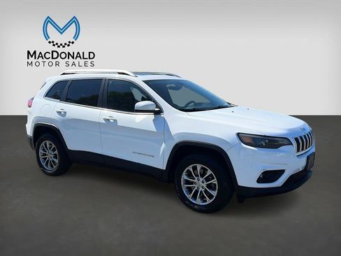 Used 2019 Jeep Cherokee Latitude Plus w/ Comfort/Convenience Group AWD/4WD image 2