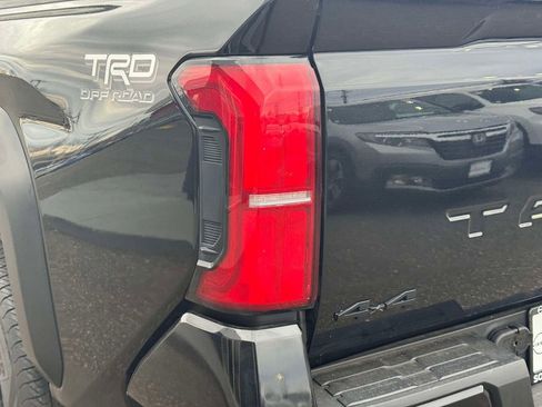 Used 2024 Toyota Tacoma TRD Off-Road image 10