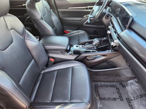 Used 2025 Kia Telluride S image 15
